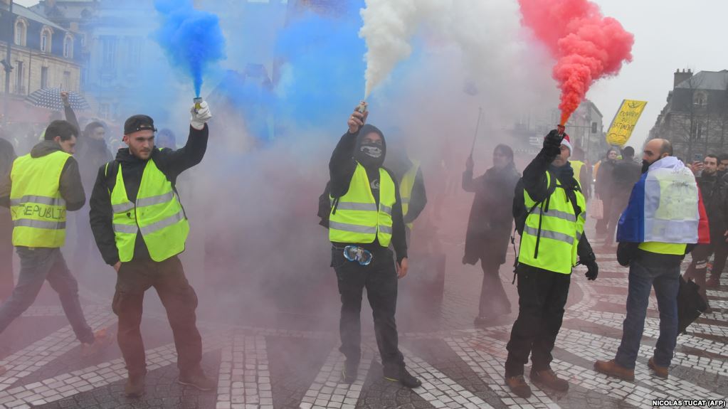 Fransada etirazlar davam edir