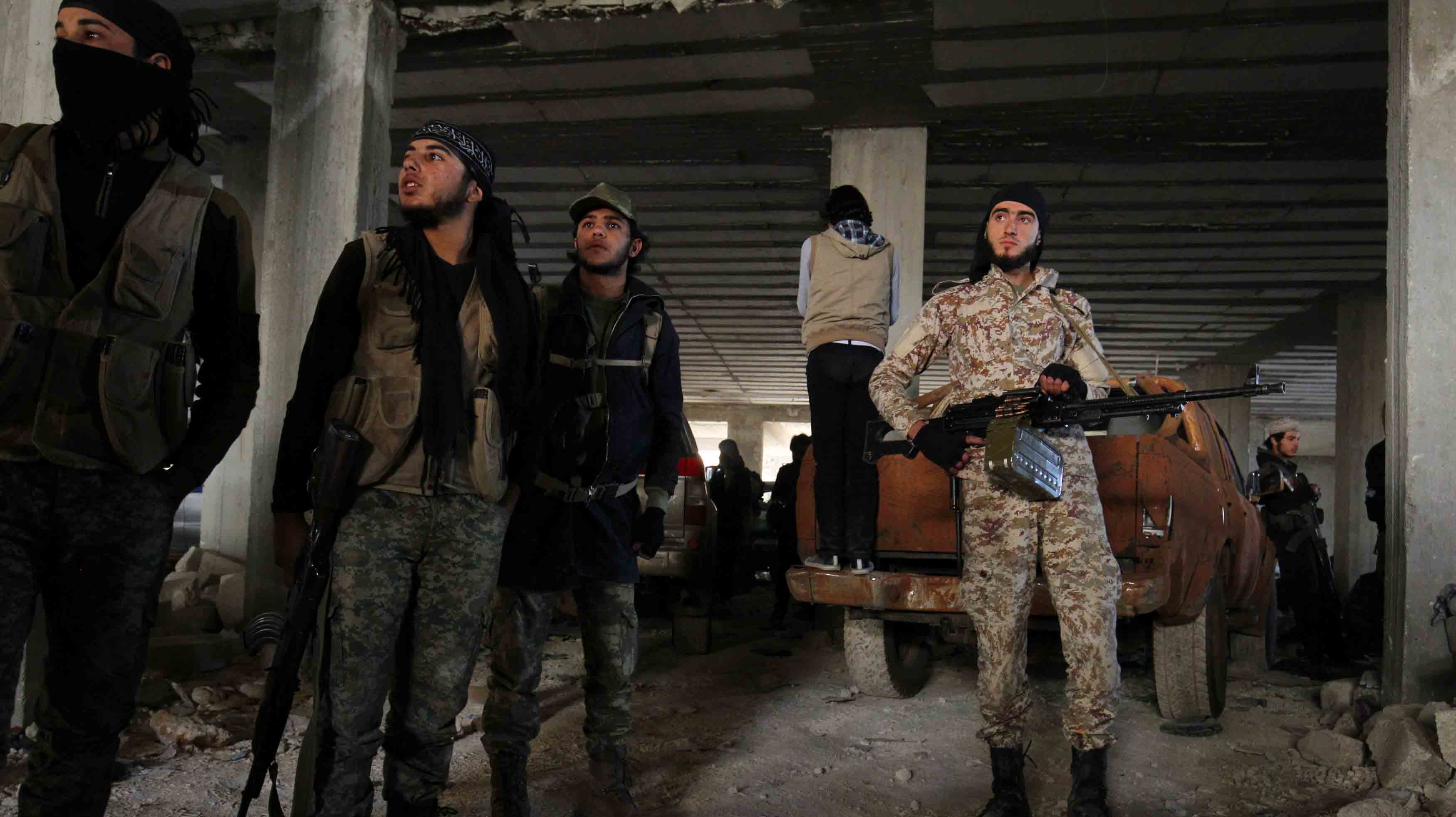 4 min döyüşçü Hələbdən çıxıb