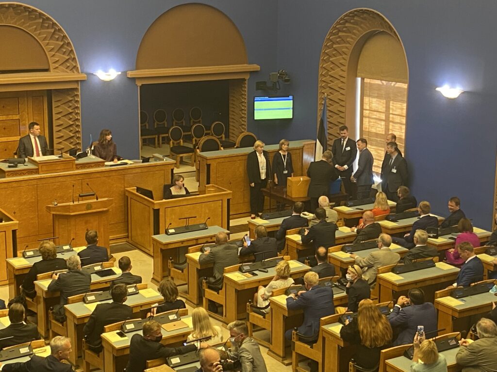 Estoniya parlamenti ölkə prezidentini seçə bilmədi