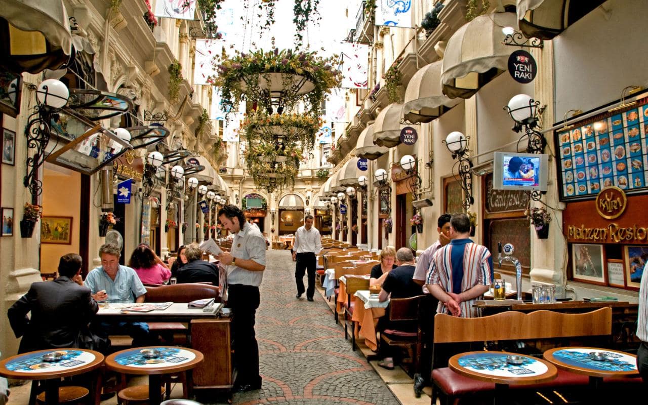 İstanbula səfər edən turistlər arasında azərbaycanlılar ilk 20-likdə yer alıb