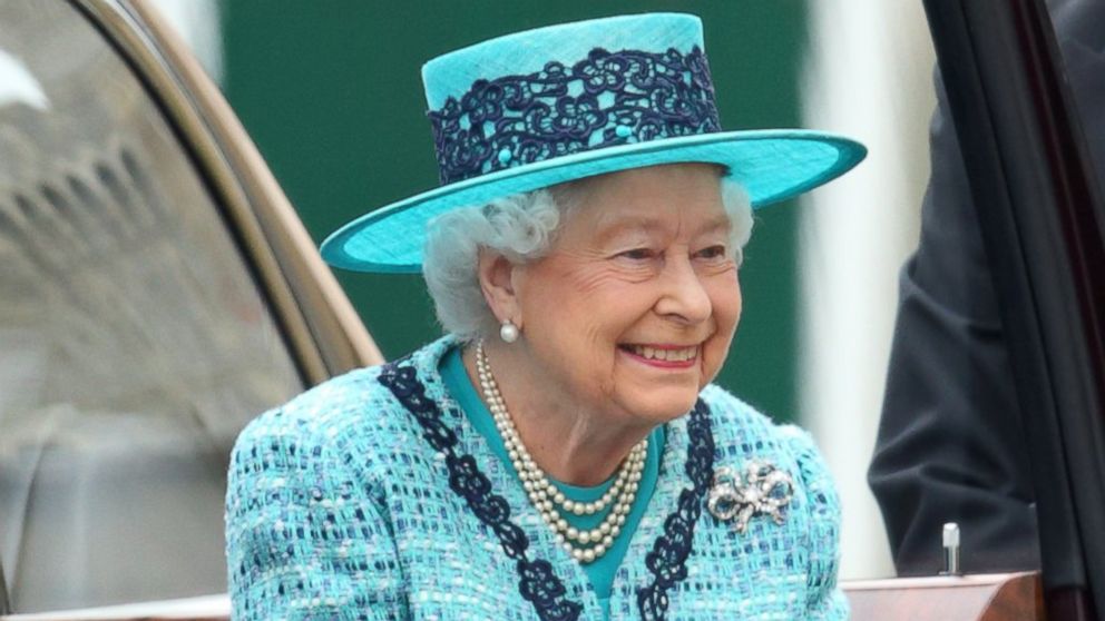 Böyük Britaniya kraliçası Aİ-nı tərk etmək barədə qanunu təsdiqlədi