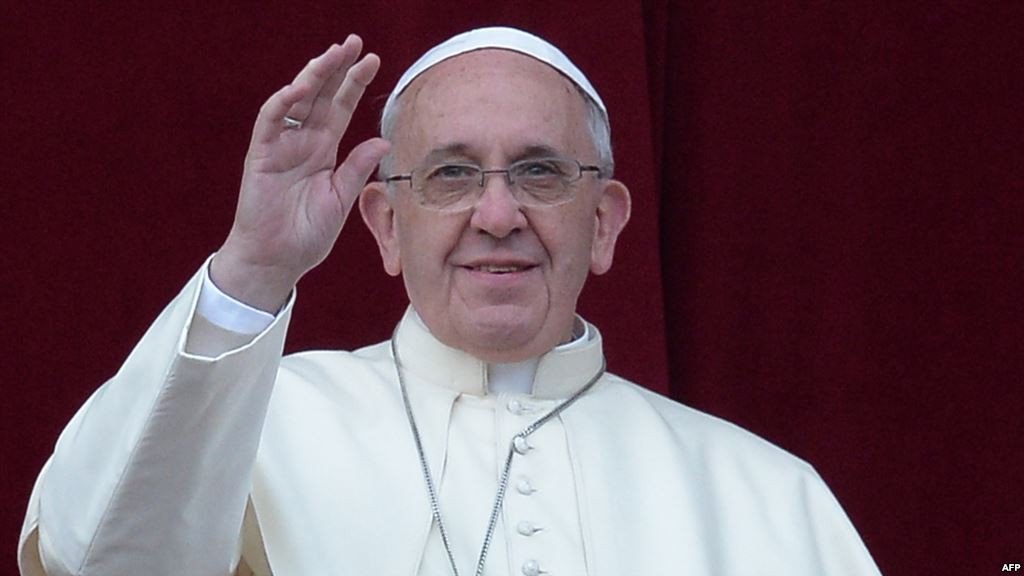 Papa Fransisk əməliyyat olunub