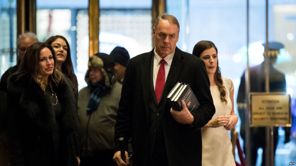 ABŞ prezidenti daxili işlər nazirini vəzifəsindən azad edib