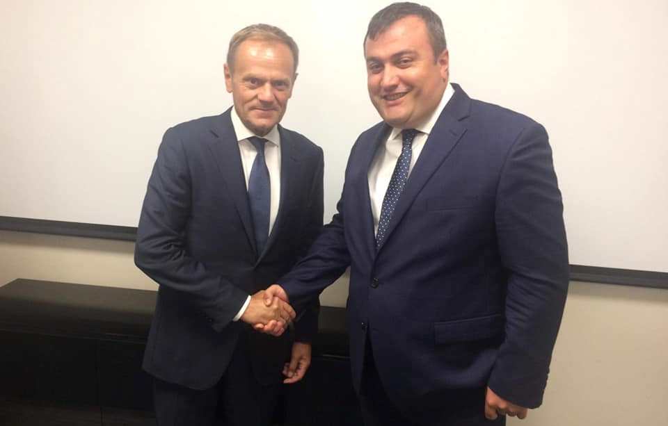 Donald Tusk vətəndaş cəmiyyəti nümayəndələri ilə görüşüb