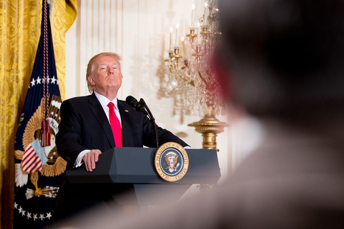 Trump tənqidi mediaya qadağa qoydu, addımı etirazla qarşılandı