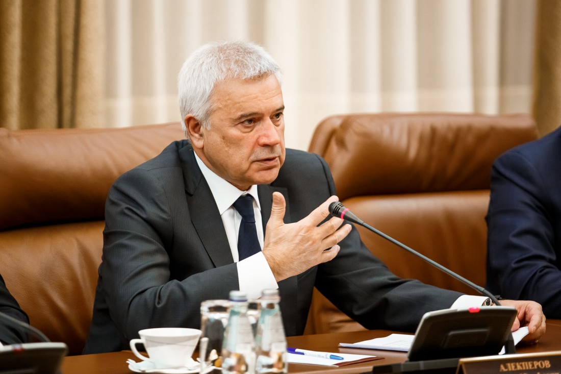 Vahid Ələkbərov “Lukoyl”u Türkiyəyə köçürür?