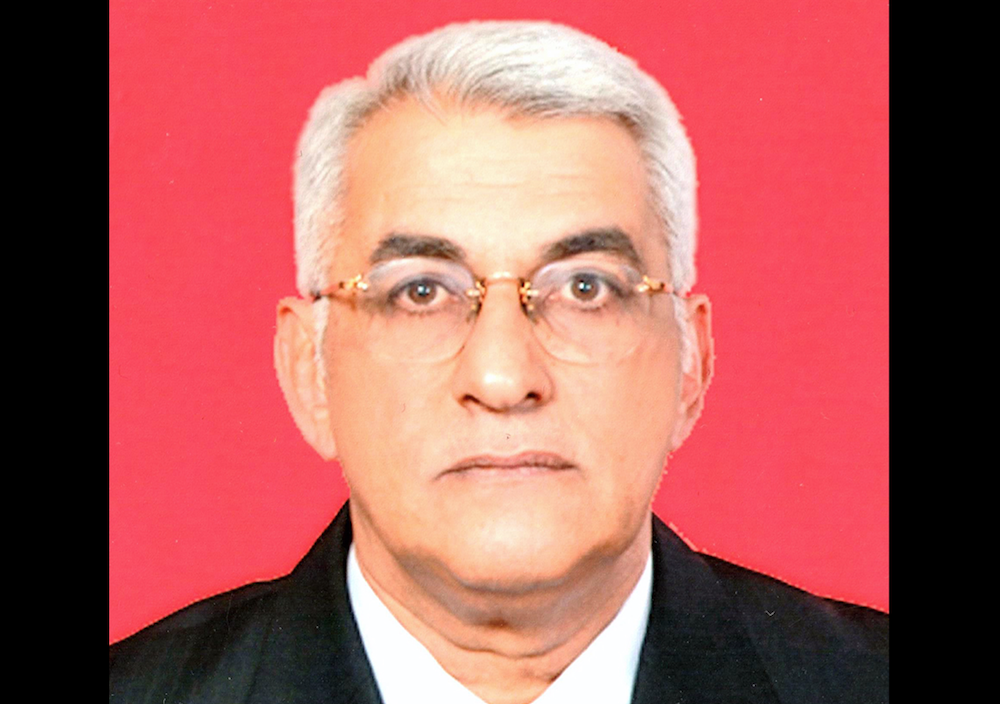 "Direktor İlham Əliyevlə tələbə yoldaşı, Mədət Quliyevlə bacanaq olmağından danışır"