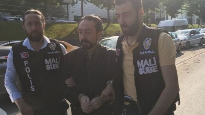 Adnan Oktarın 1365 il həbsi istənilir