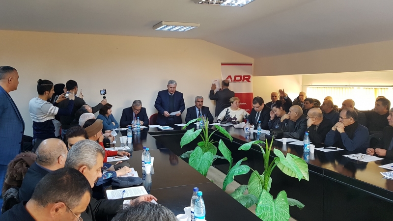 Hakimiyyət "xalqı sülhə hazırlamaq" prinsipinin detalları barədə açıqlama verməlidir