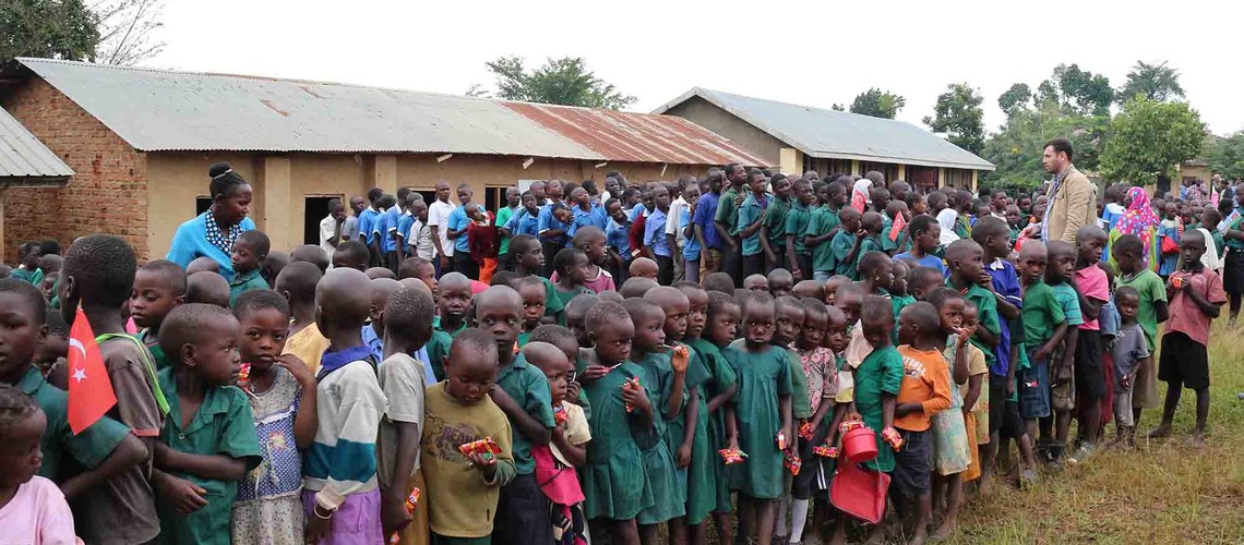 Azərbaycan əhalisi aclıq çəkən ölkələrə pul verib