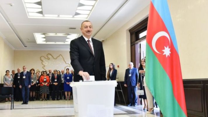 "İlham Əliyev çox ehtiyatlıdır, eyni adamları 20 ildir ki, ətrafında saxlayır, məhbusları buraxmır, təzyiqlərə dözür"