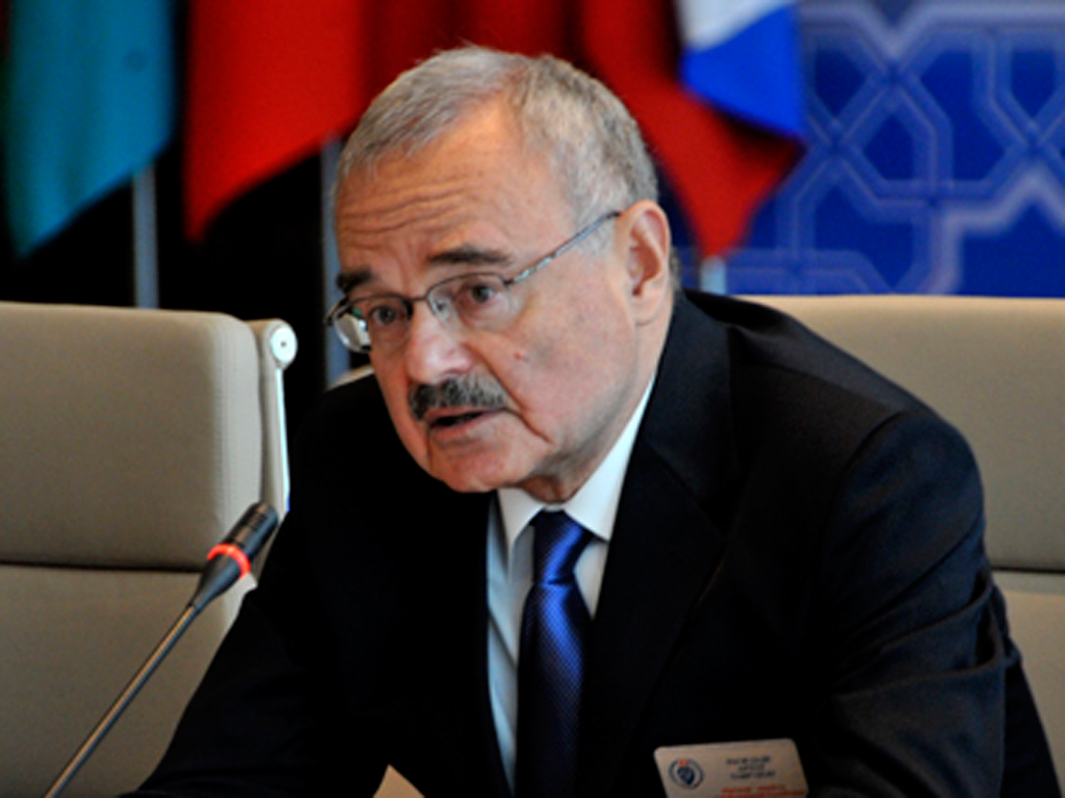 Artur Rasizadə büdcə ilə bağlı qərarda dəyişikliklər edib