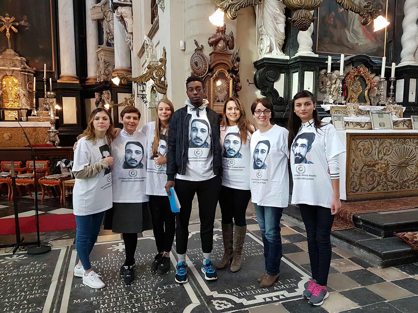 Belçikada "heykəl məhbusları"na dəstək aksiyası keçirilib