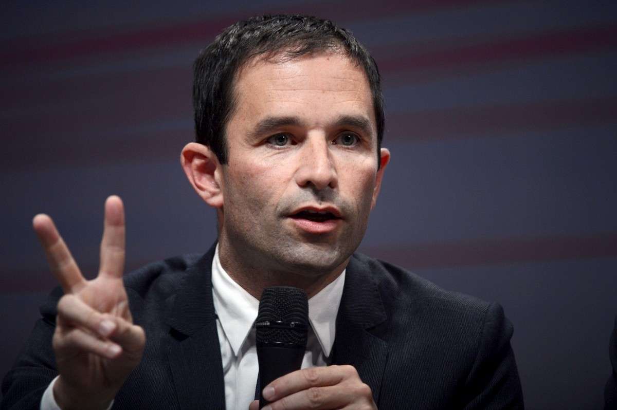 Fransa sosialistlərinin prezidentliyə namizədi bəlli oldu