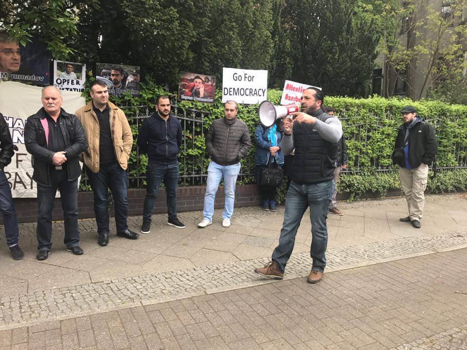 Berlində siyasi məhbuslara dəstək aksiyası keçirilib - [Foto-video]