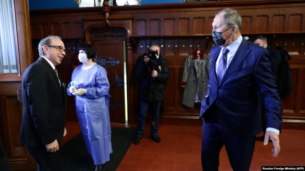 Lavrov və Ayvazyan nədən danışıblar