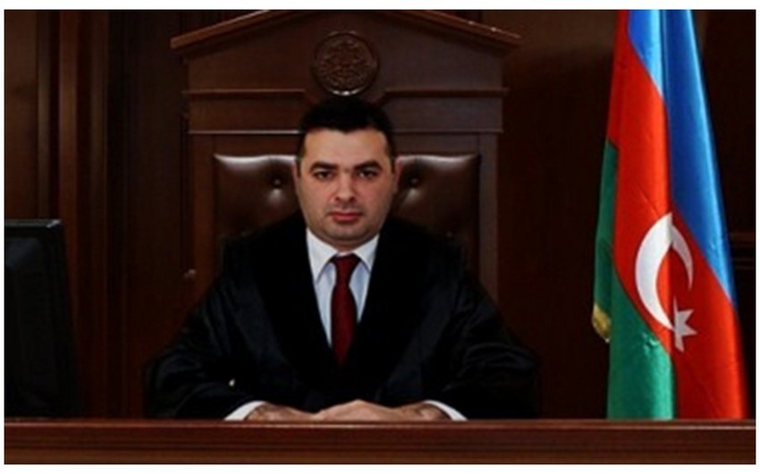 Həyat yoldaşını öldürməkdə ittiham olunan hakim barəsində həbs qətimkan tədbiri seçilib