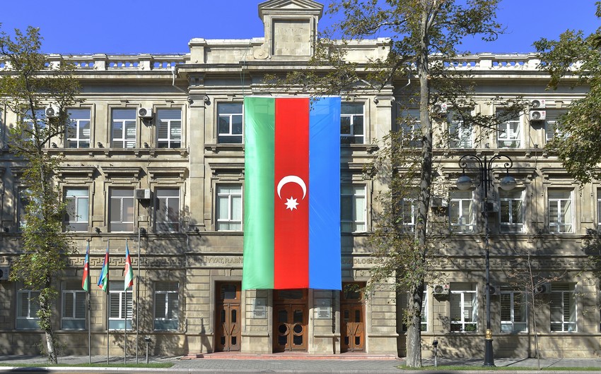 Azərbaycan hökuməti “Facebook” şirkətinə müraciət edib