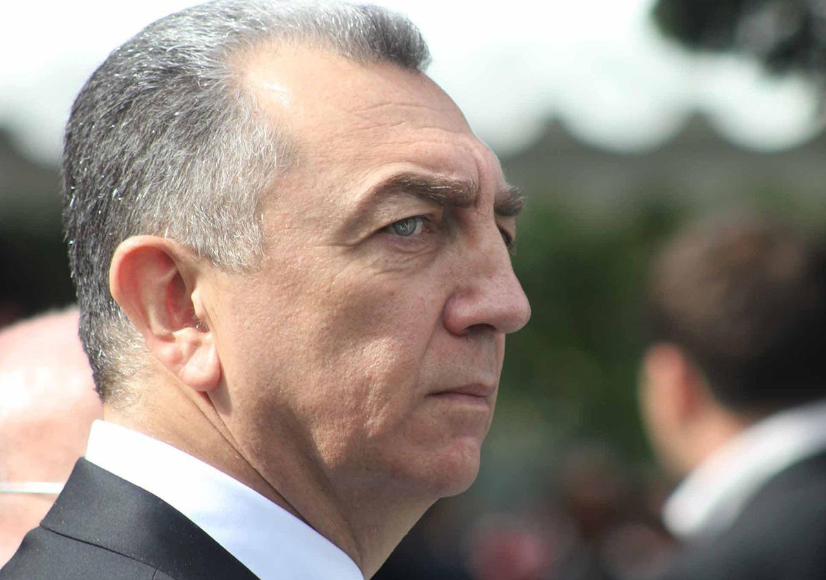 Eldar Əzizov: "Sürüşmə sahəsindəki evlər qanunsuz tikilib"