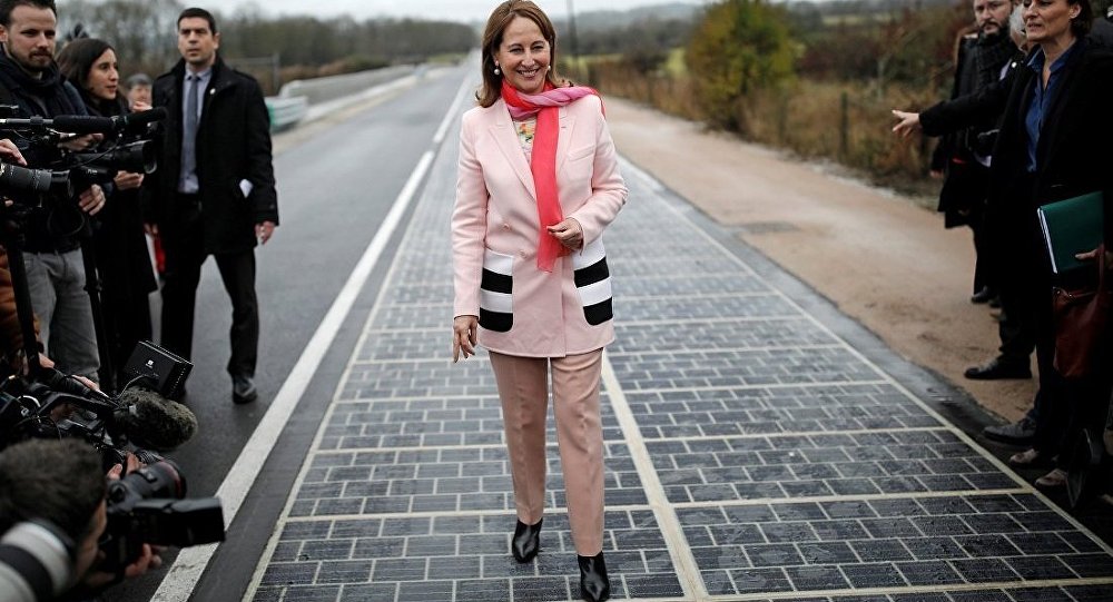 Dünyanın ilk "elektrik istehsal edən yolu" Fransada açılıb