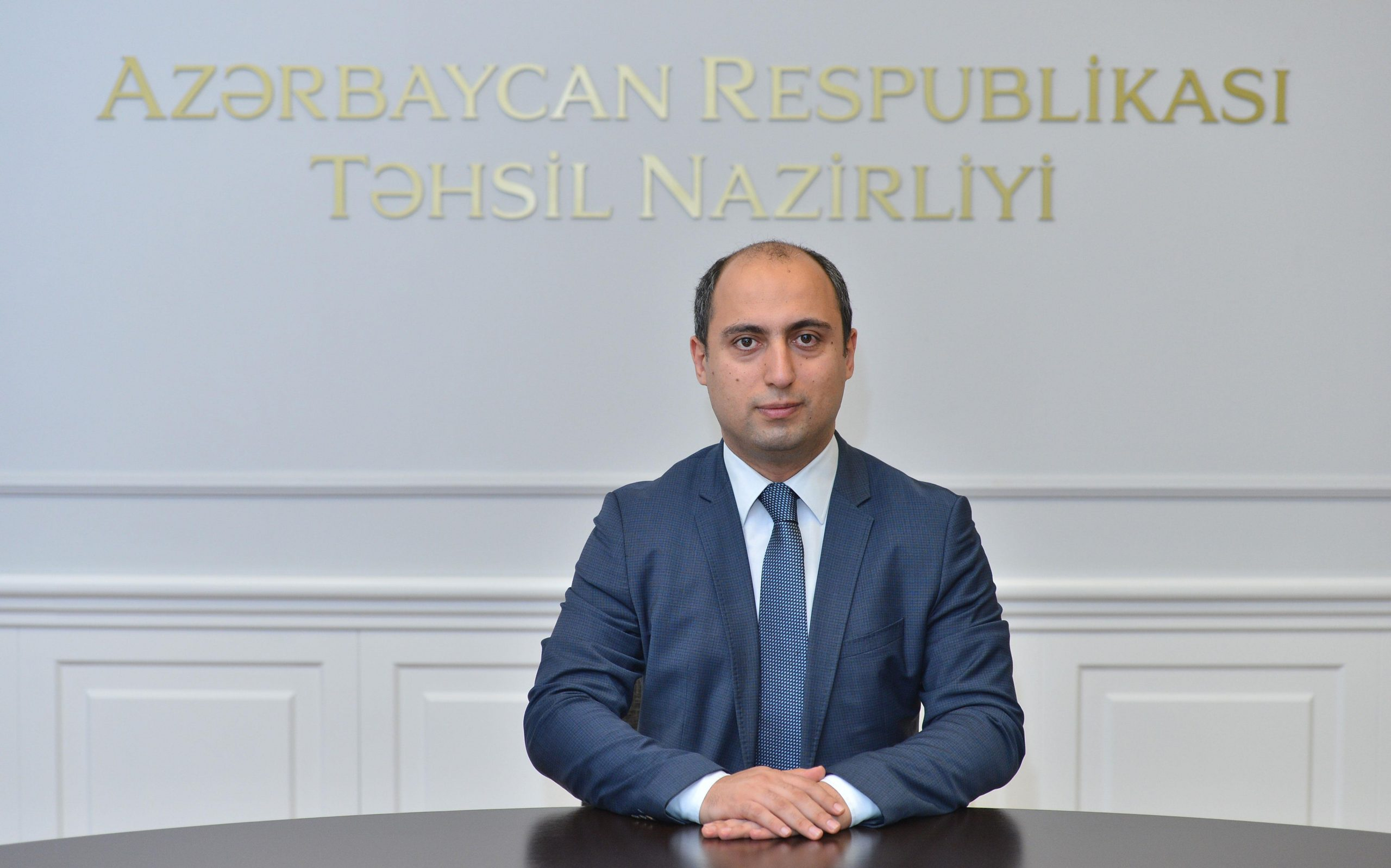 Məktəb direktorlarının təyinatı səlahiyyəti Təhsil Nazirliyinə verilib