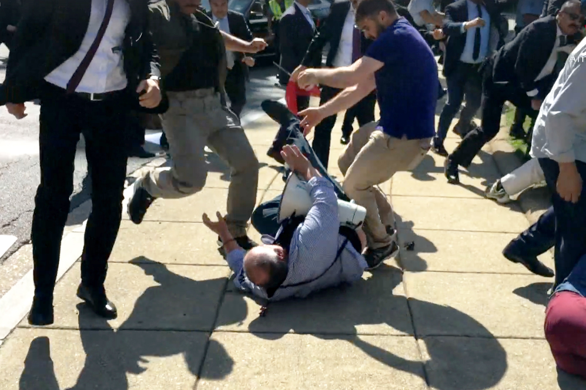 Konqres Erdoğan-ın mühafizəçilərini cəzalandırılmasına səs verib