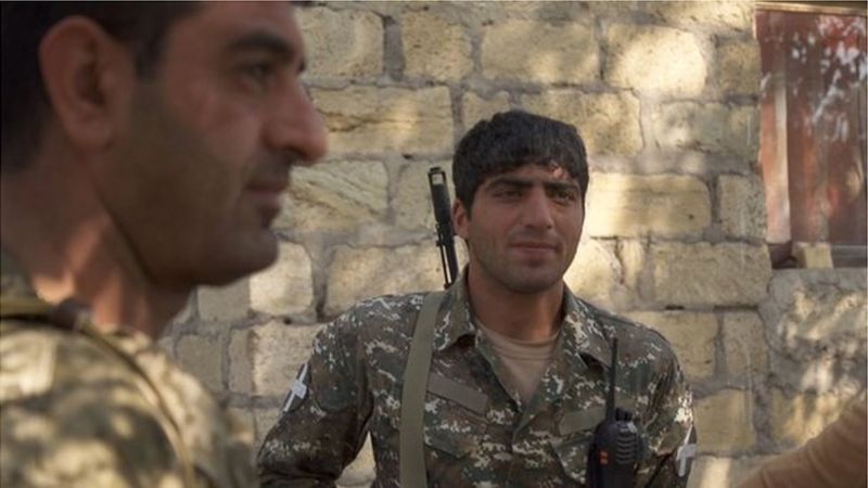 'Gecələr dronlar gəlib hədəfləri müəyyən edir, səhər isə toplardan atəş açılır' - Laçında vəziyyət necədir?