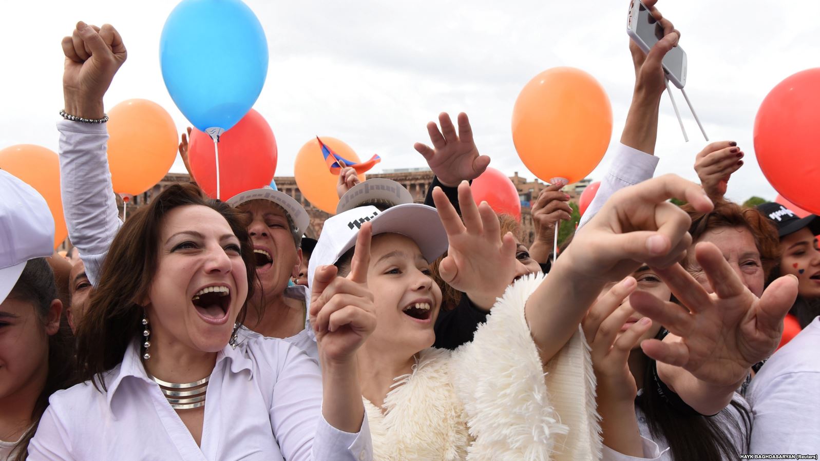 'The Economist' Ermənistanı "İlin ölkəsi" elan etdi