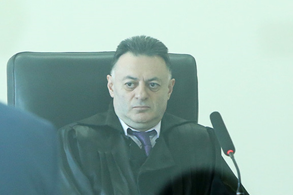 Koçaryanı həbsdən azad etmiş hakim vəzifəsindən uzaqlaşdırılıb