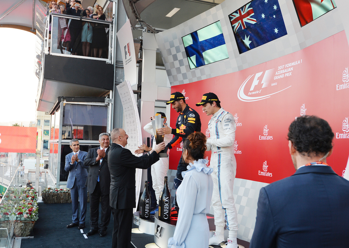 Formula 1: Daniel Ricciardo Azərbaycan Qran Prisinin qalibi olub [Fotolar]
