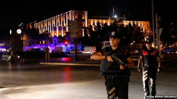 İstanbulda atışma baş verib: ölən və yaralanan var