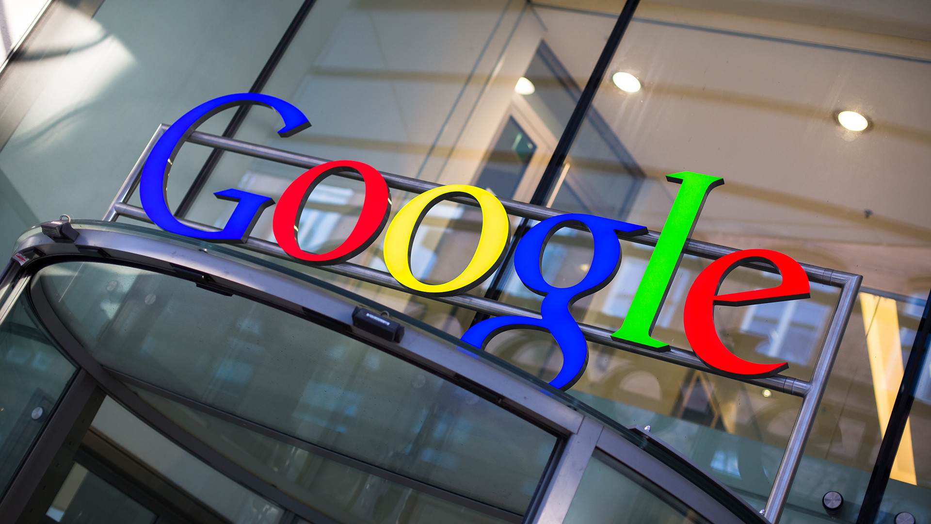Fransa "Google" şirkətini 500 milyon avro cərimələyib