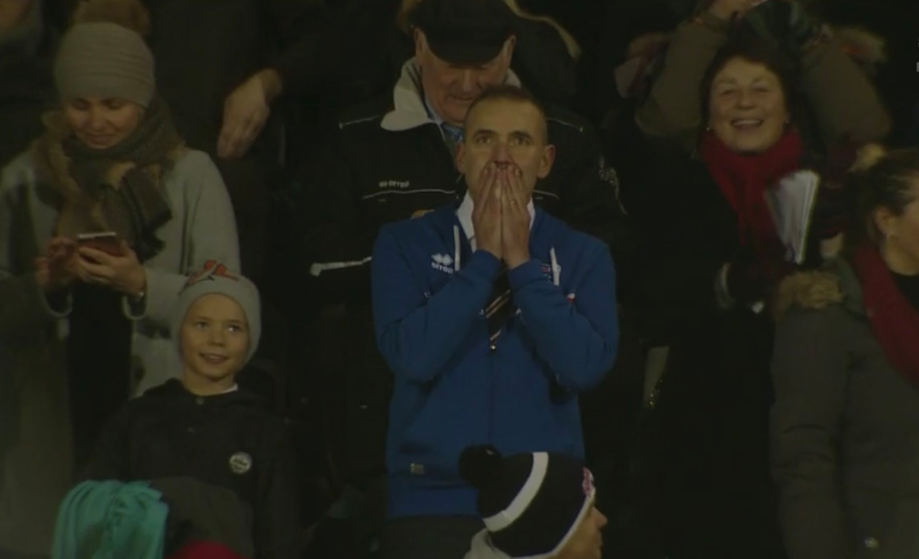 Prezident yığmanın oyununu sıravi azarkeşlərlə birgə izlədi