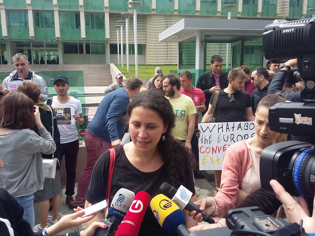 Əfqan Muxtarlının həyat yoldaşı dindirməyə çağırılıb
