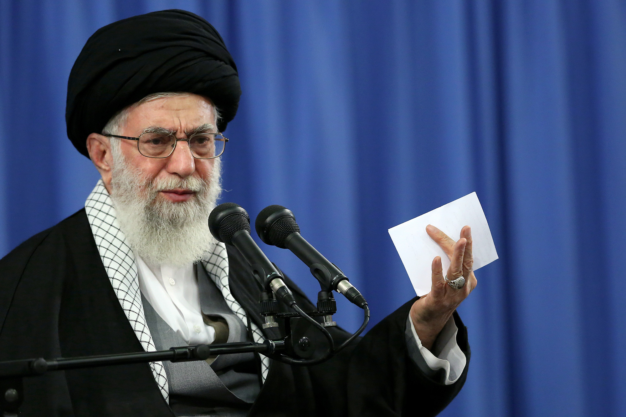 Xameneyi Ruhaninin açıqlamalarını tənqid edib