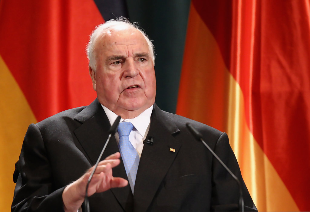 İki Almaniyanı birləşdirən kişi 87 yaşında vəfat edib