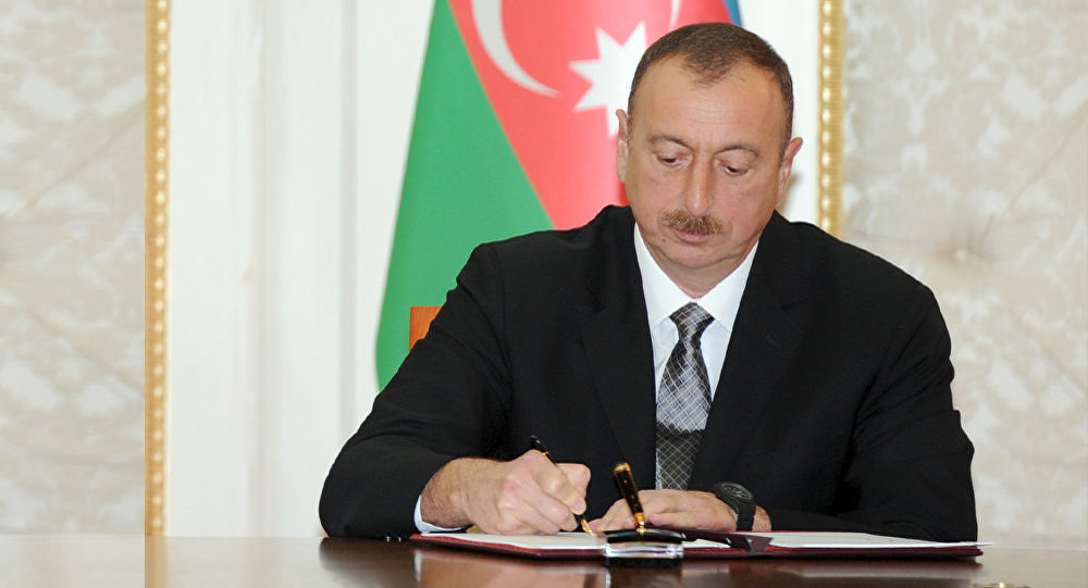 Ilham Əliyev Gürcüstanın müdafiə nazirini qəbul edib