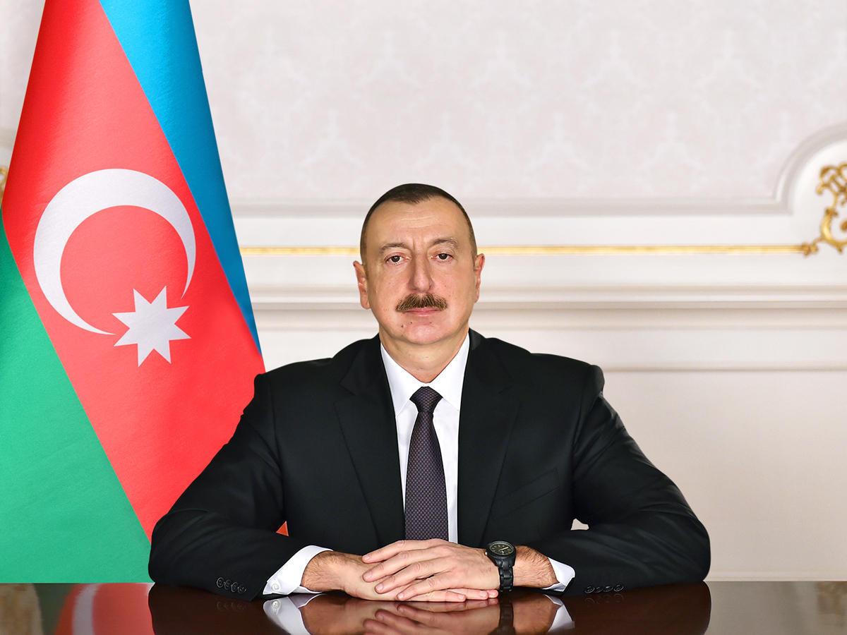Əliyevdən minlərlə hərbiçini əhatə edən yeni təltiflər