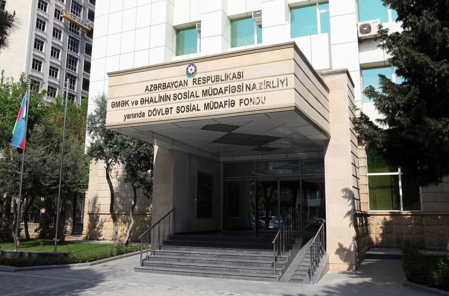 DSMF dövlətə borcu olan şirkətə tender verib