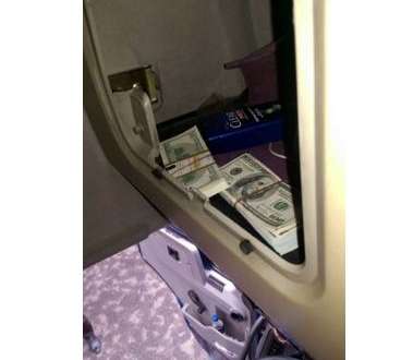 Gömrükdən gizlin keçirilən 20 min dollar aşkar olunub