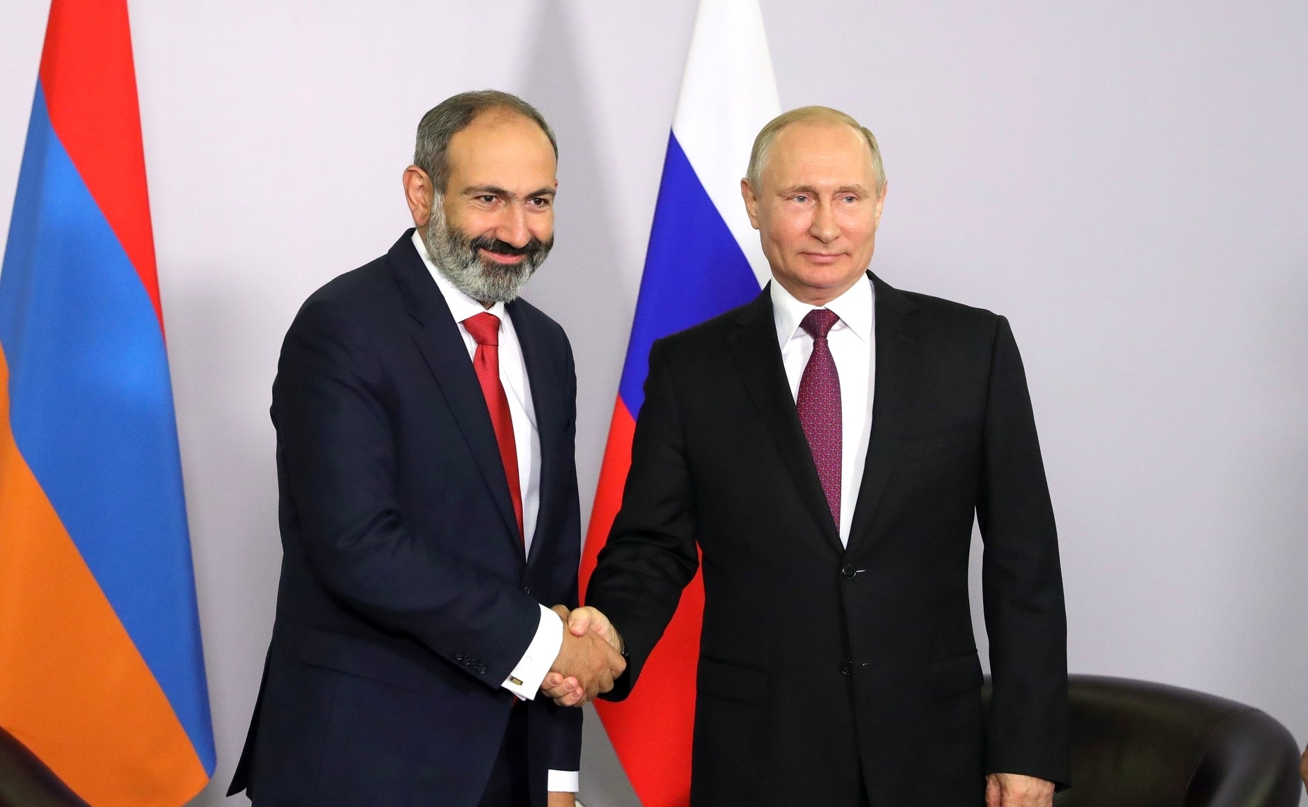 Paşinyan Putinə zəng edib