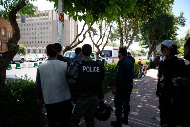 İranda baş verən hücumlar nəticəsində azı 12 nəfər ölüb