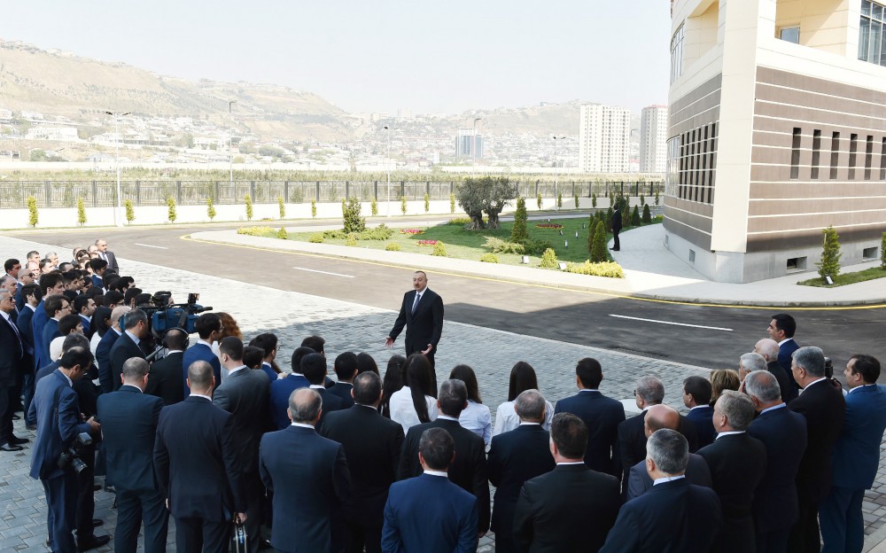 M.Əliyev: "Hakimiyyət tərəfindən jurnalistlərə verilən evlər rüşvətdir"