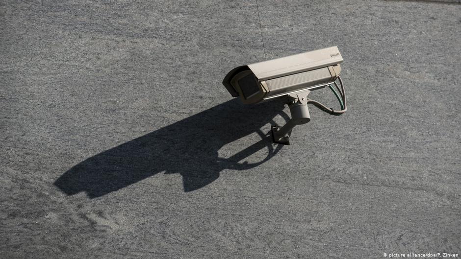 Rus siyasi fəal üztanıyan kameraların qadağan olunması ilə bağlı məhkəməyə müraciət edib