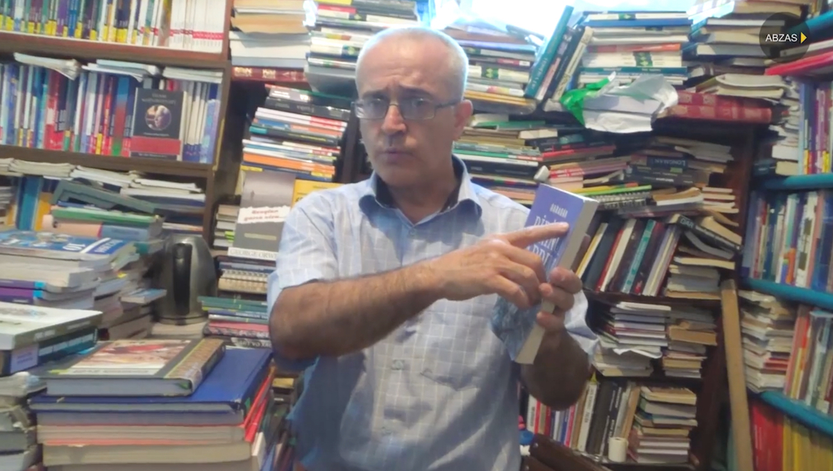 23 ildir özünü kitaba həsr edən Xan əmi: 'Prezident, Mehriban Əliyeva fikirləşməlidir ki...'