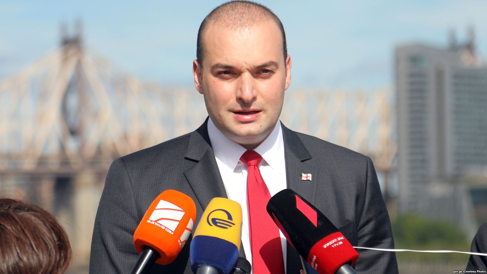 Gürcüstanda banklara borclu olanların borcu silinəcək