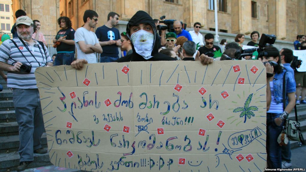 Gürcüstanda marixuana leqallaşdırılır