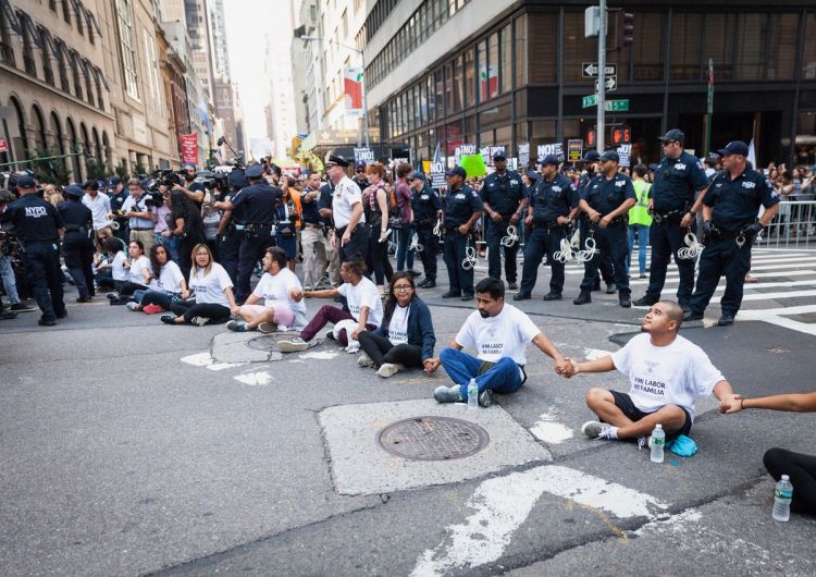 ABŞ-da miqrant övladları etiraz aksiyaları keçirib