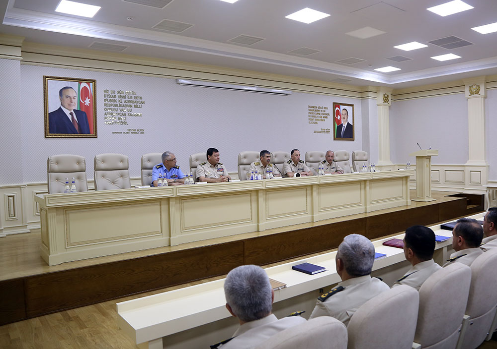 Zakir Həsənov bir qrup hərbi qulluqçuya polkovnik rütbəsi verib [Foto]