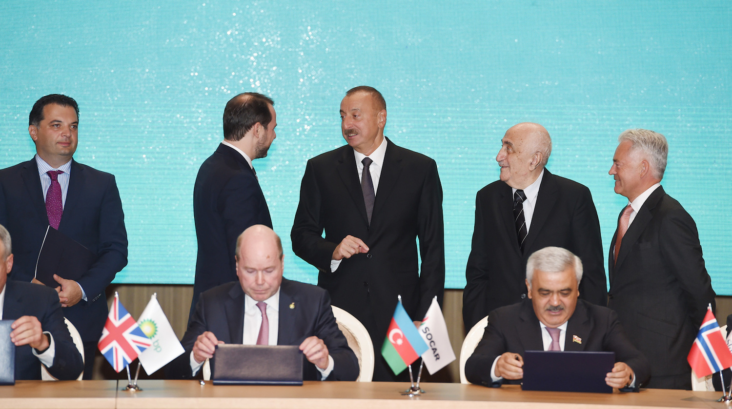 Xarici dövlətlərin və şirkətlərin maraqlarına cavab verən saziş